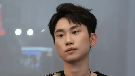 DK运营能力完美展现：峡谷先锋团战制胜，分带牵制扩大优势，大龙团战一锤定音，高地推进终结比赛